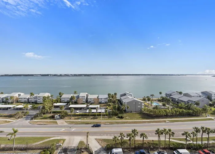 1208 Lighthouse Towers *